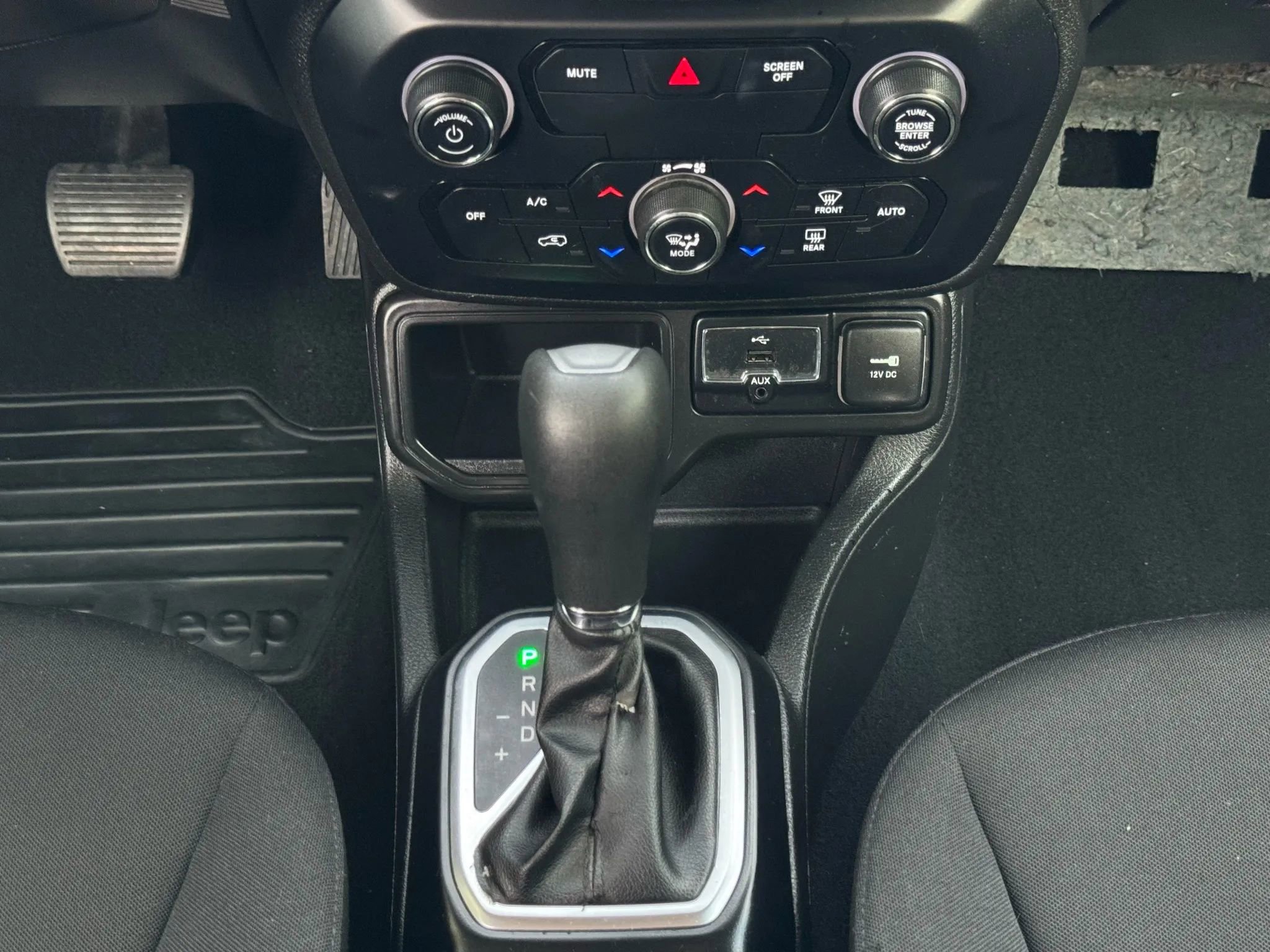 Used 2018 Jeep Renegade Sport w/ Power & Air Group FWD image 23