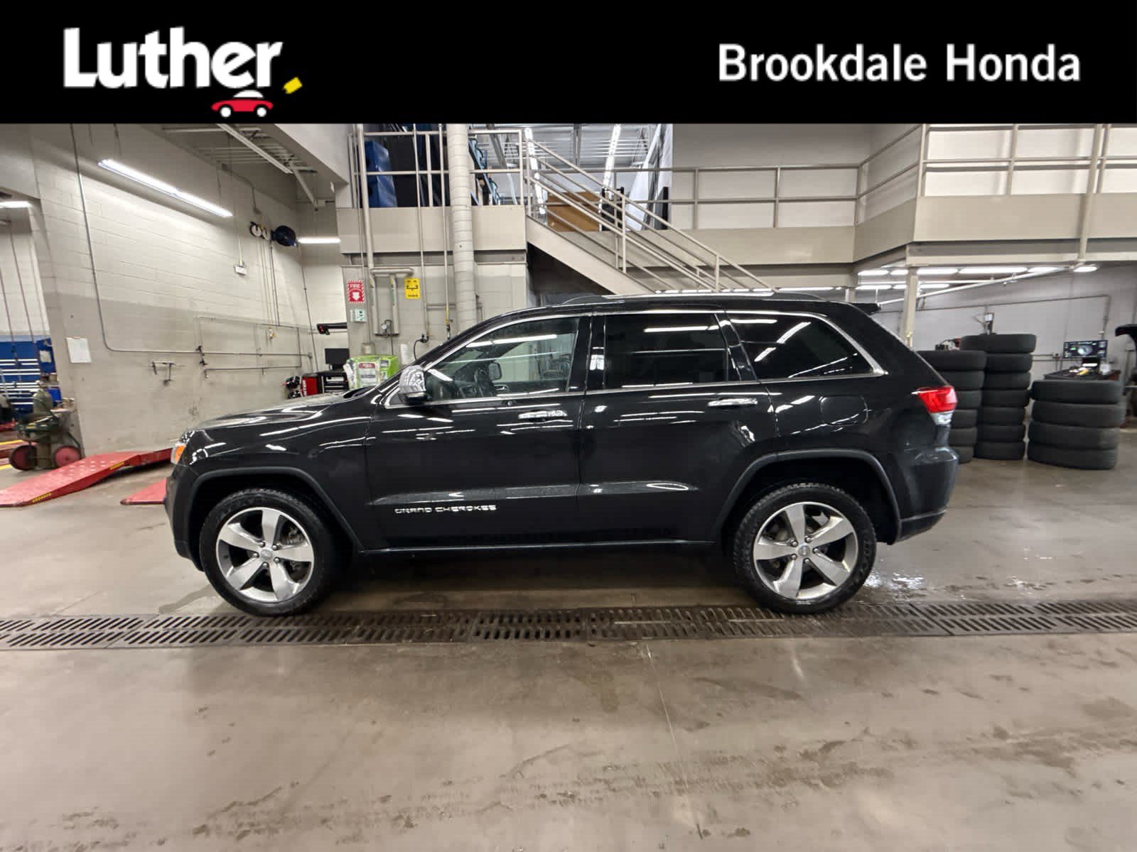Used 2015 Jeep Grand Cherokee Limited w/ Trailer Tow Group IV