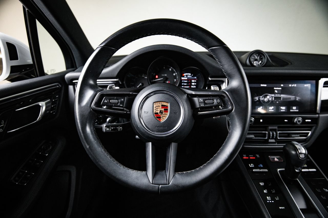 Certified 2023 Porsche Macan AWD/4WD image 26