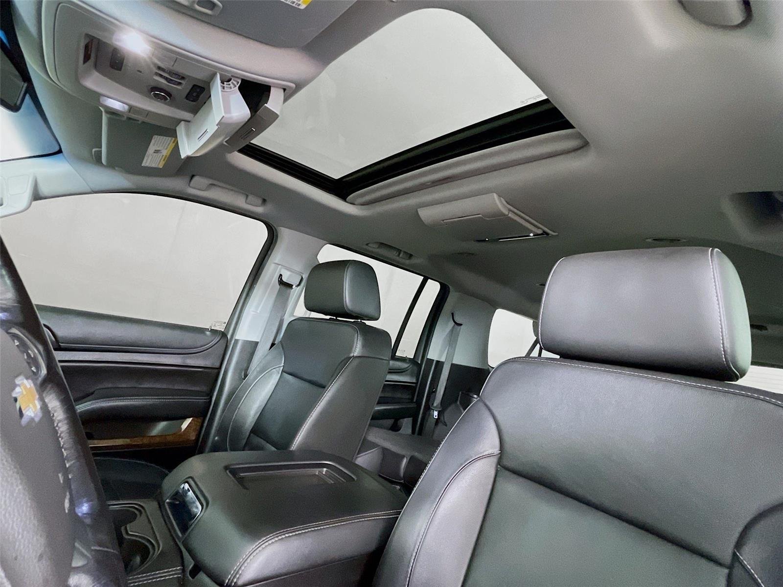Used 2018 Chevrolet Suburban LT AWD/4WD image 12