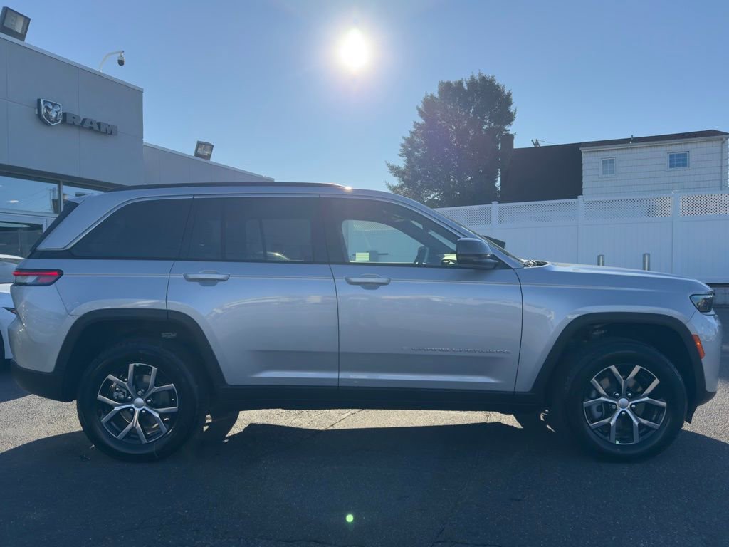 New 2026 Jeep Grand Cherokee Limited image 8