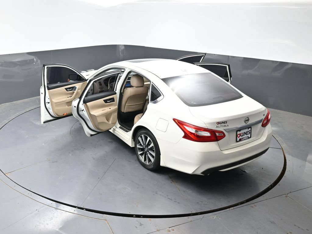 Used 2016 Nissan Altima 2.5 SL w/ 2.5 Technology Package FWD image 60