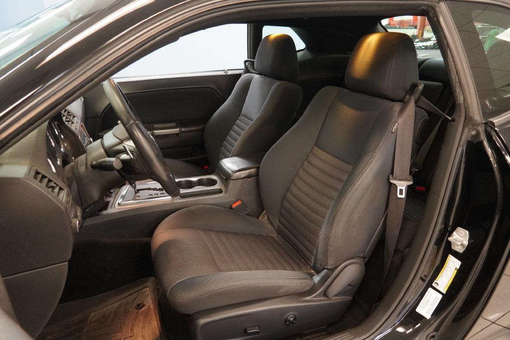 Used 2014 Dodge Challenger R/T w/ Blacktop Package RWD image 3