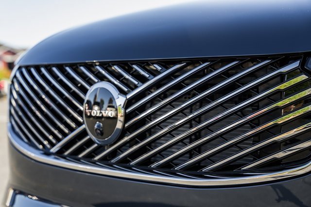 New 2026 Volvo XC90 B6 Plus w/ Protection Package Premier image 12