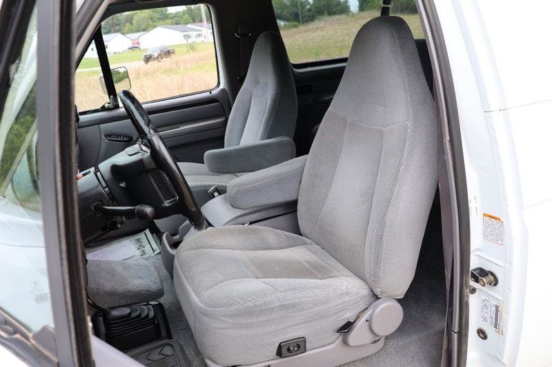 Used 1996 Ford Bronco XLT AWD/4WD image 10
