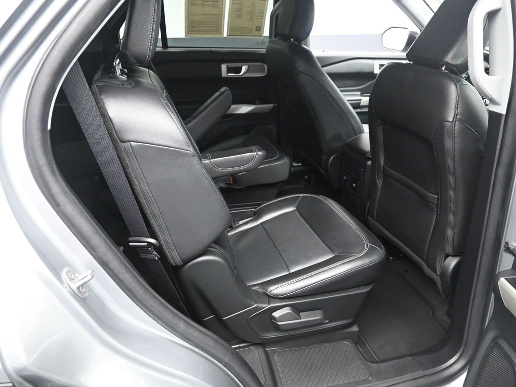Used 2022 Ford Explorer Limited w/ Equipment Group 301A image 29