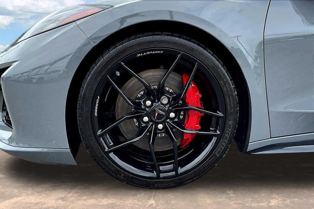 Used 2025 Chevrolet Corvette Z06 w/ Stealth Interior Trim Package RWD image 34