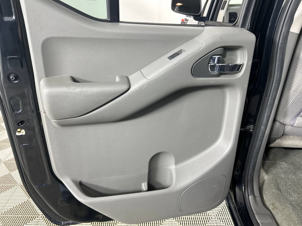 Used 2012 Nissan Frontier SV RWD image 17