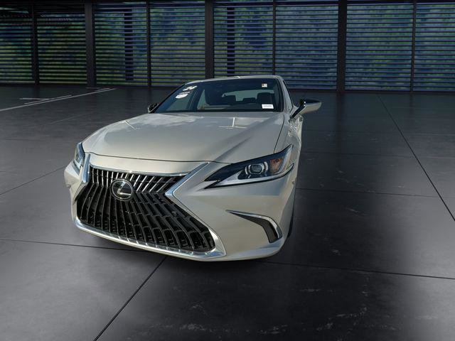 Certified 2024 Lexus ES 350 w/ Premium Package FWD image 4