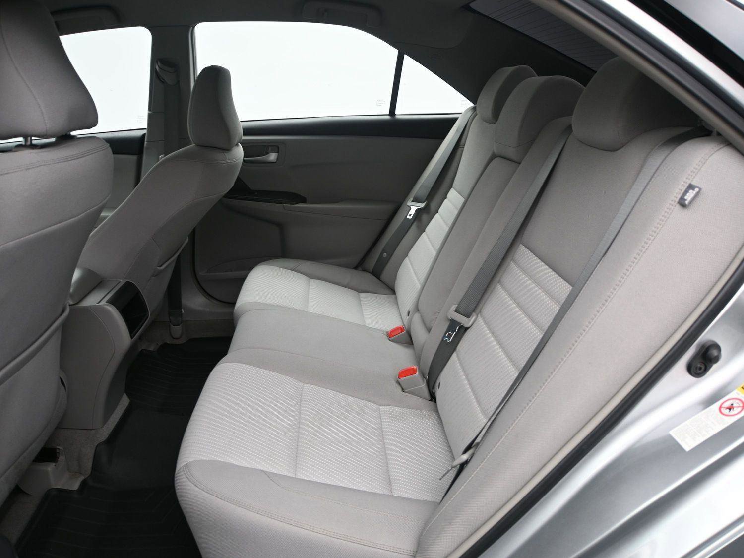 Used 2017 Toyota Camry LE FWD image 9