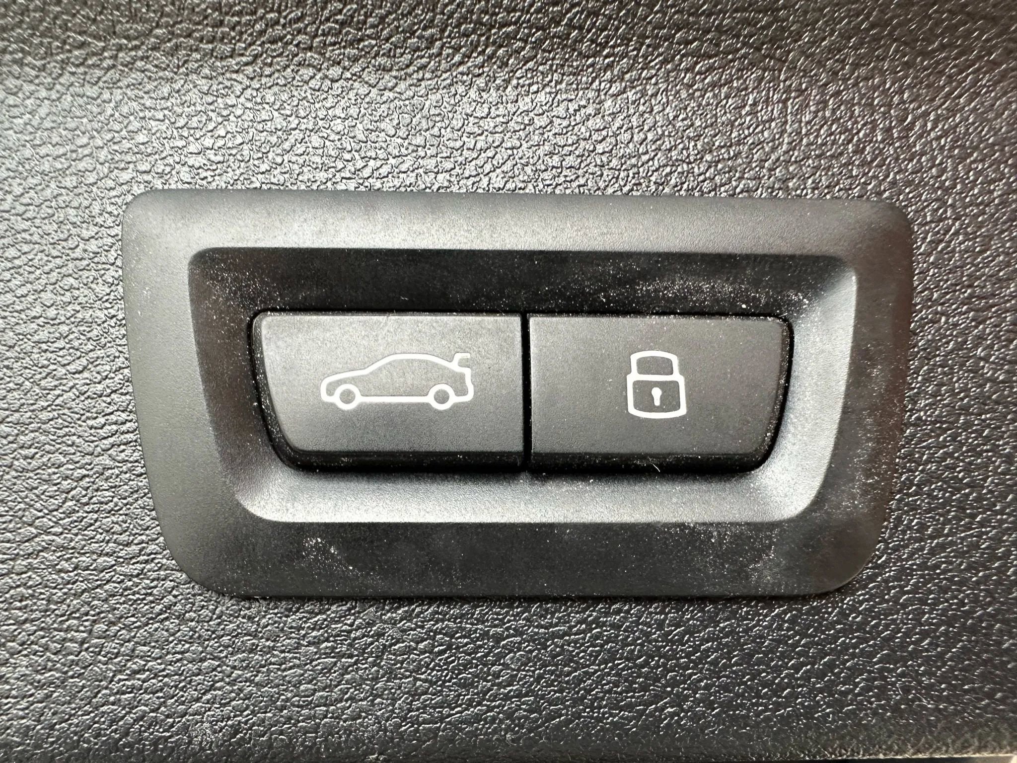 Used 2023 BMW X3 xDrive30i image 32