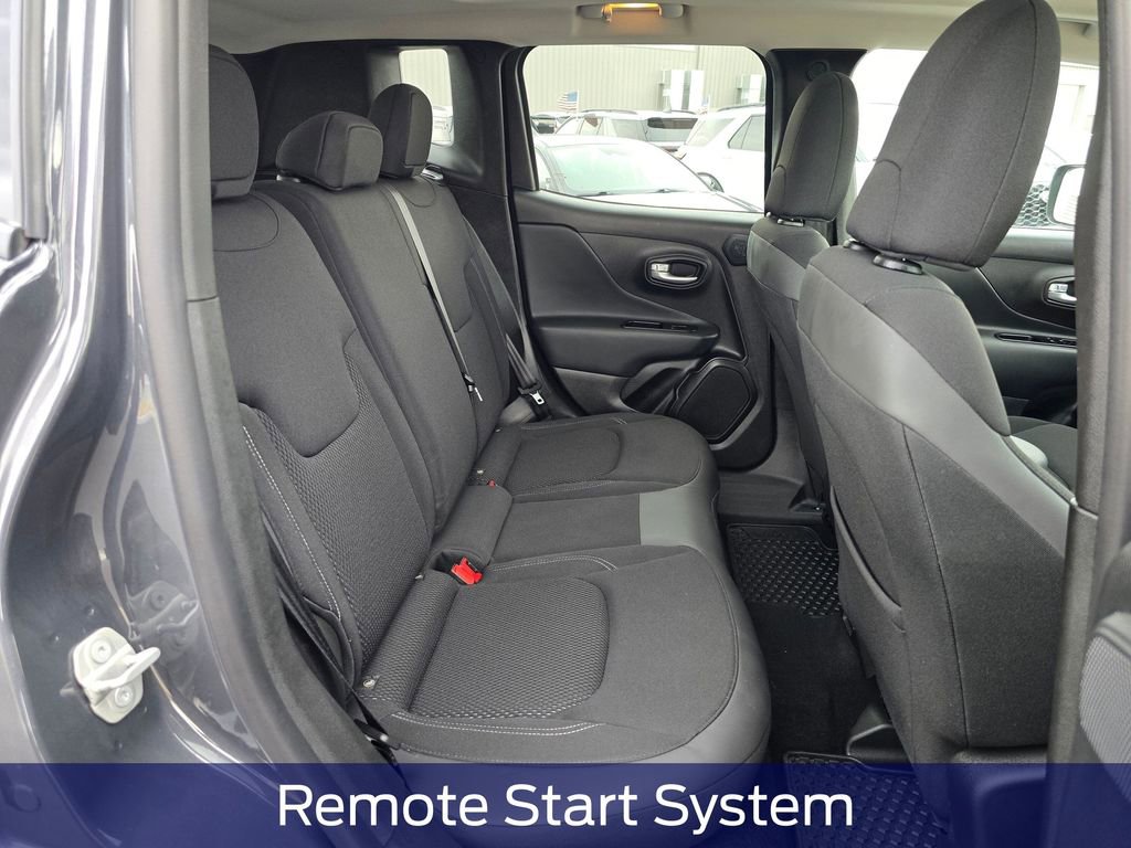 Used 2023 Jeep Renegade Altitude w/ Sun/Sound Group AWD/4WD image 15