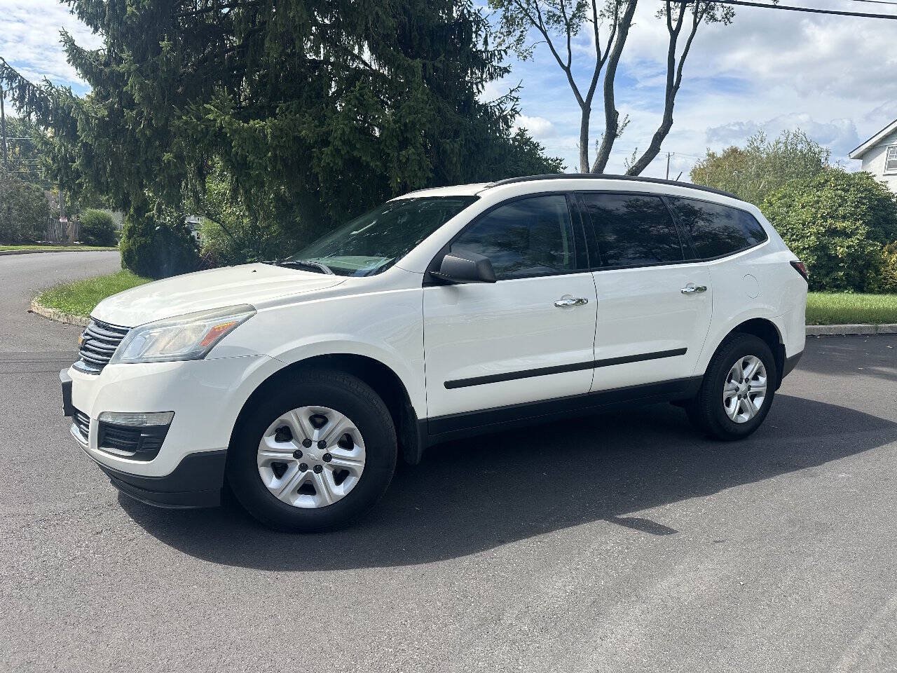 Used 2013 Chevrolet Traverse LS FWD image 4