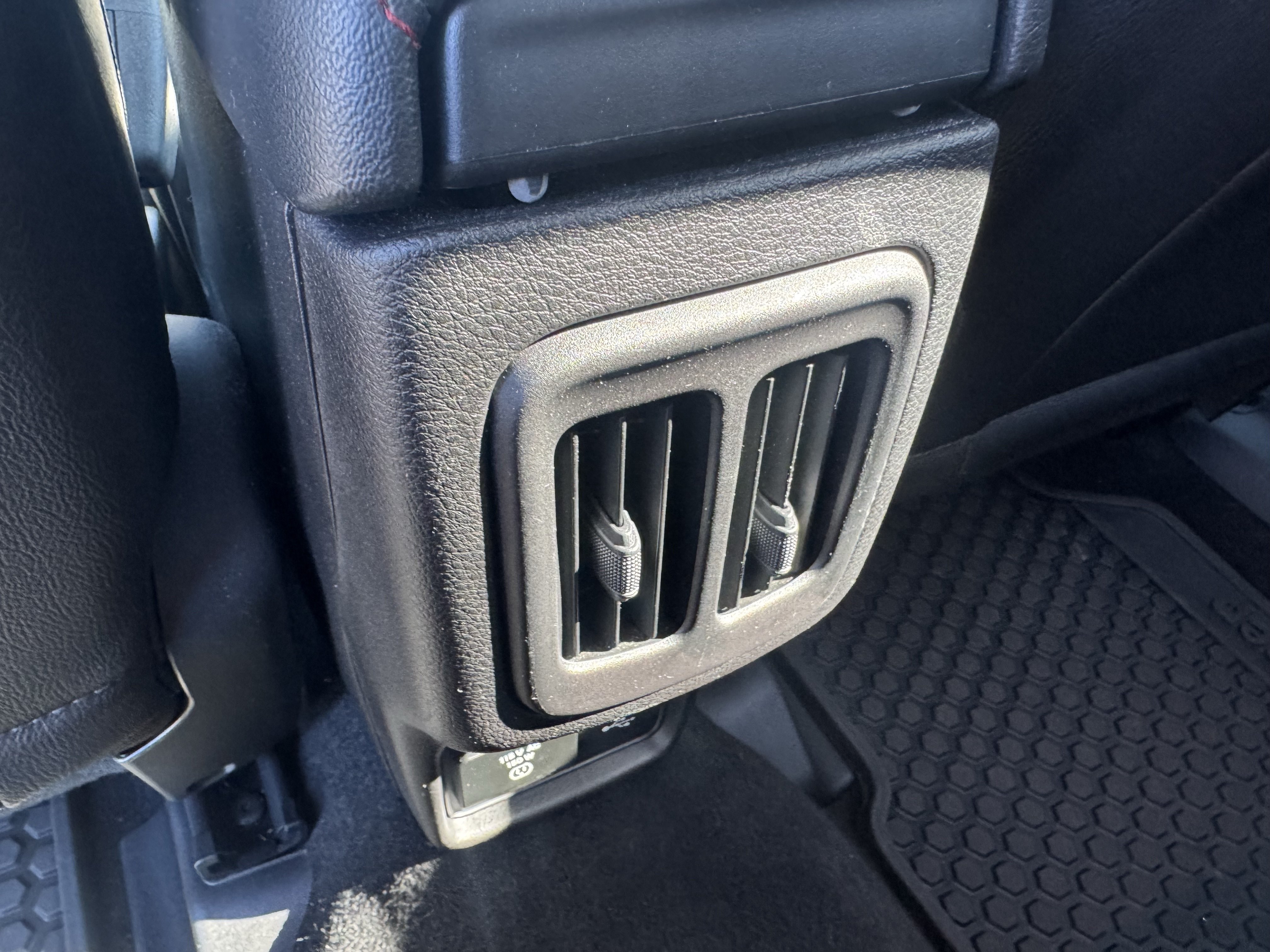 Used 2019 Jeep Compass Trailhawk w/ Leather Interior Group AWD/4WD image 30