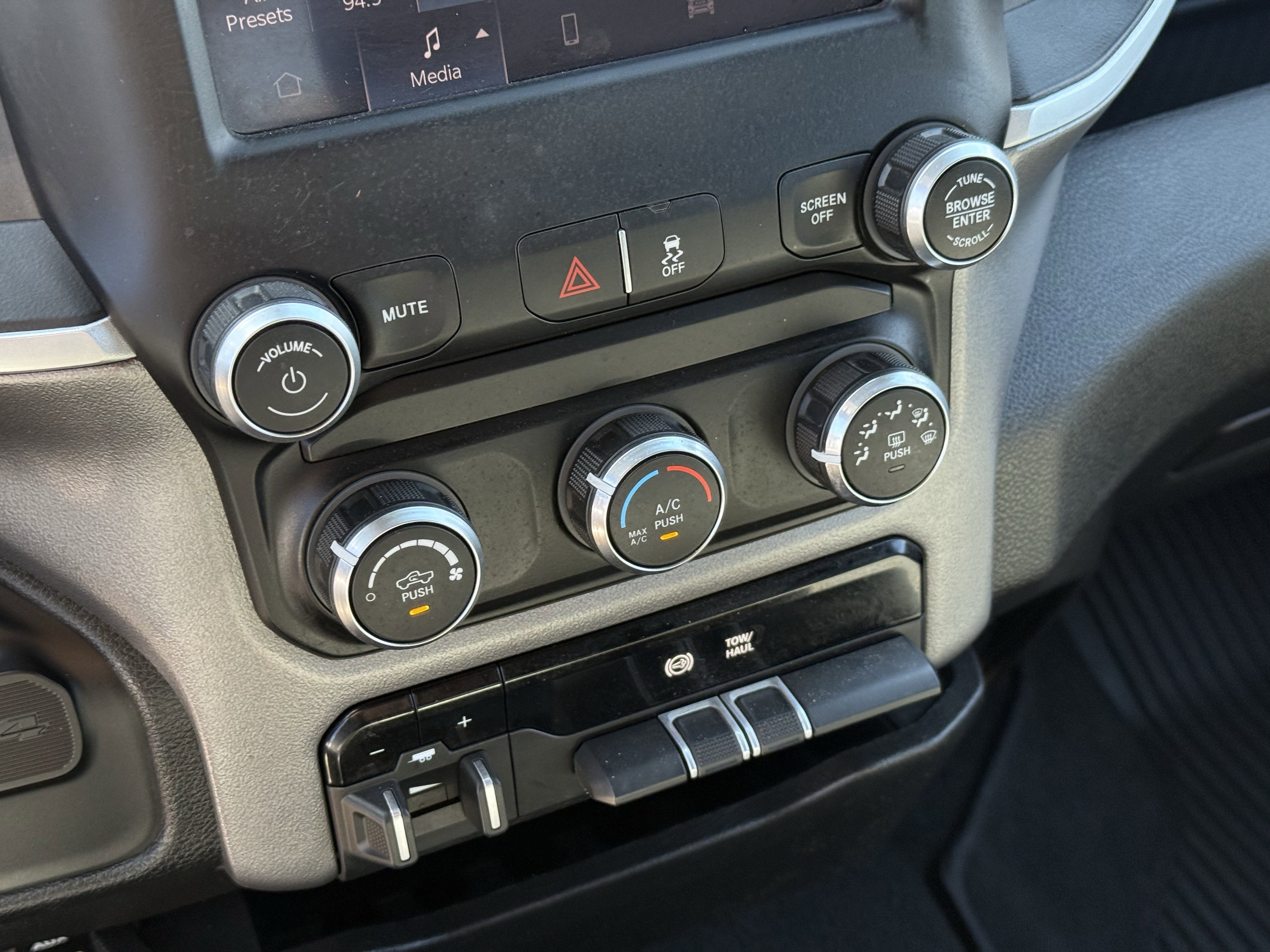 Used 2022 RAM 2500 Big Horn w/ Cold Weather Group image 22