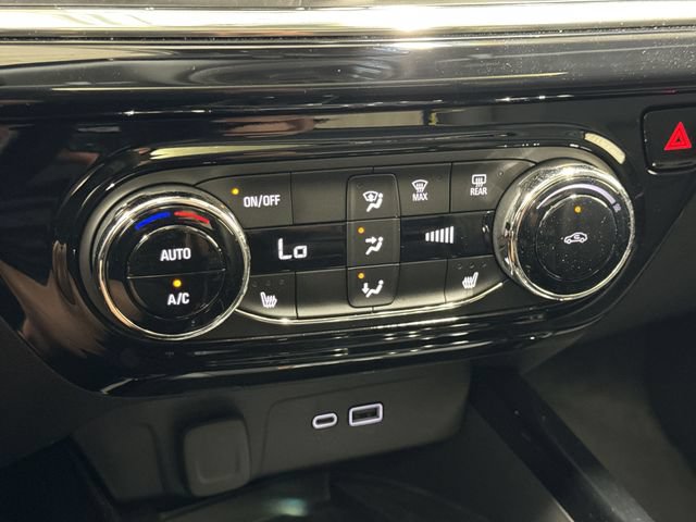 Used 2025 Chevrolet Trax ACTIV w/ Sunroof Package FWD image 20