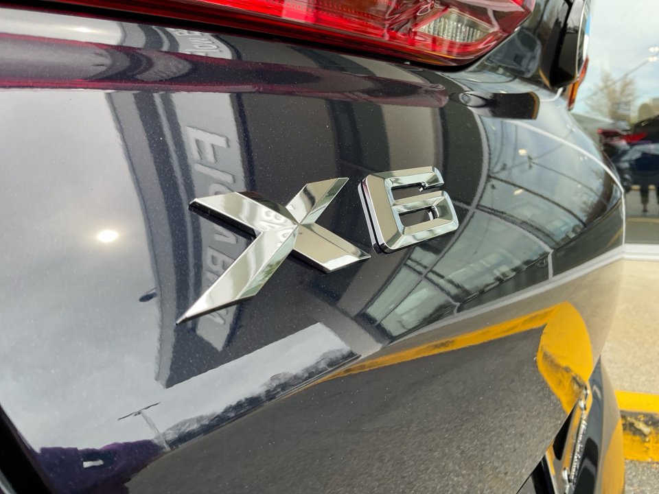 New 2026 BMW X6 xDrive40i w/ Climate Comfort Package image 14