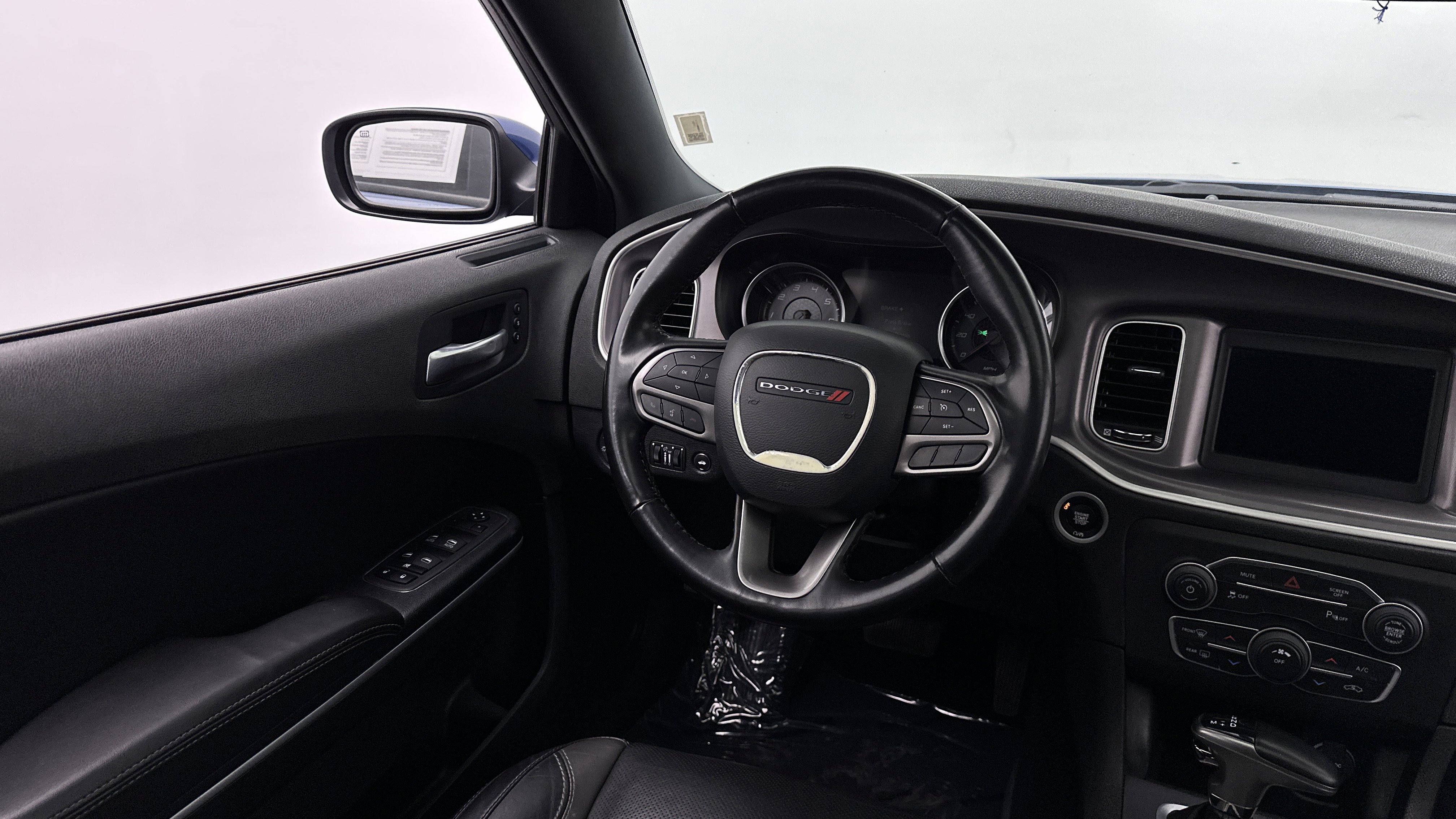 Used 2022 Dodge Charger SXT w/ Leather Interior Group RWD image 27