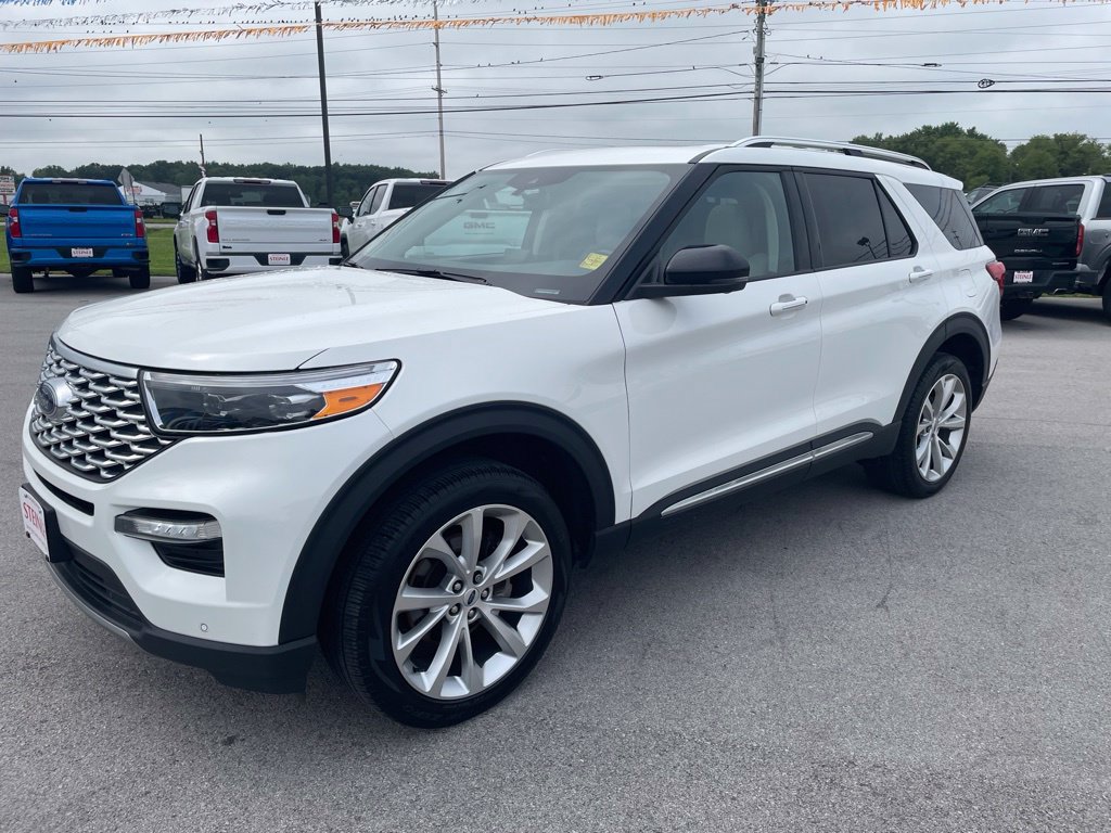 Used 2023 Ford Explorer Platinum w/ Technology Package AWD/4WD image 3