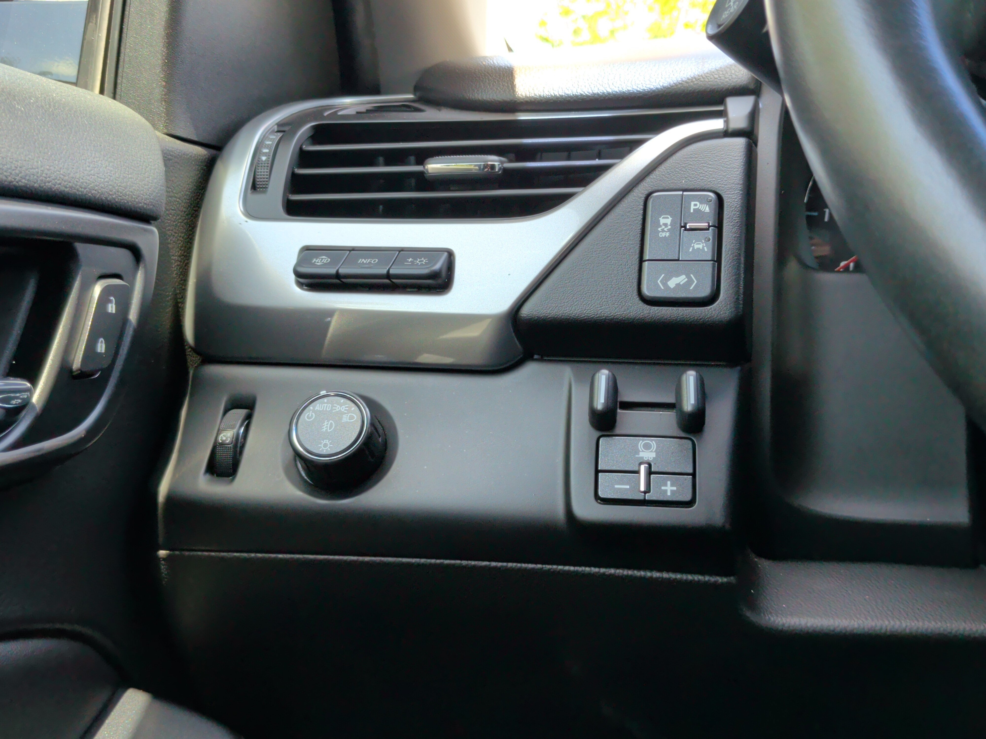 Used 2019 Chevrolet Tahoe Premier RWD image 25