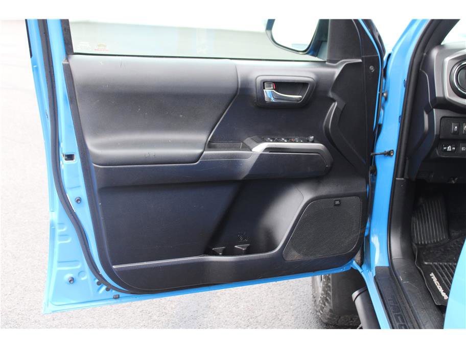 Used 2020 Toyota Tacoma TRD Sport w/ TRD Premium Sport Package image 7