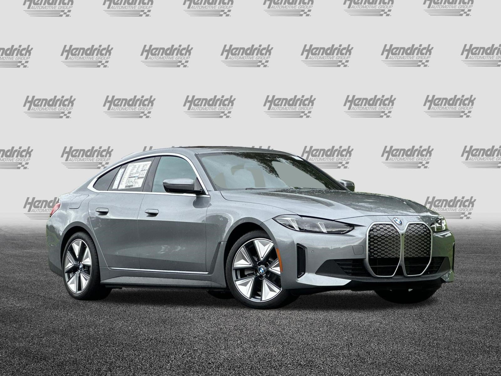 New 2026 BMW i4 eDrive40 w/ Parking Assistance Package RWD image 2