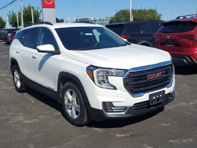 Used 2022 GMC Terrain SLE FWD image 31