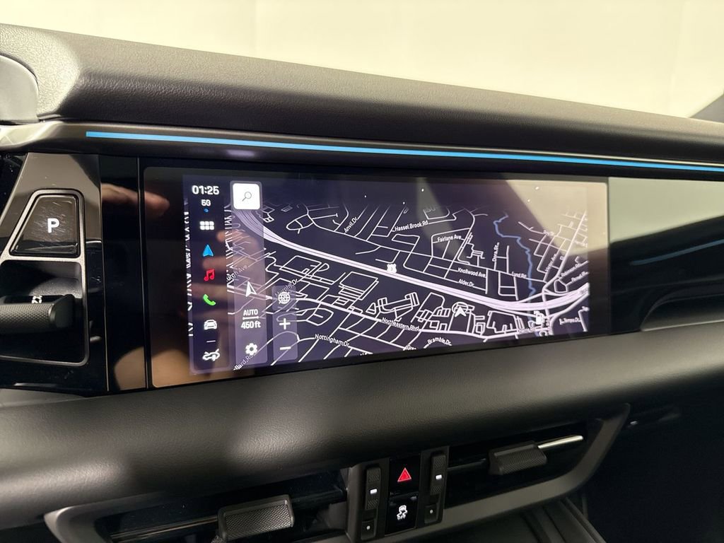 Certified 2025 Porsche Macan 4 Electric image 28