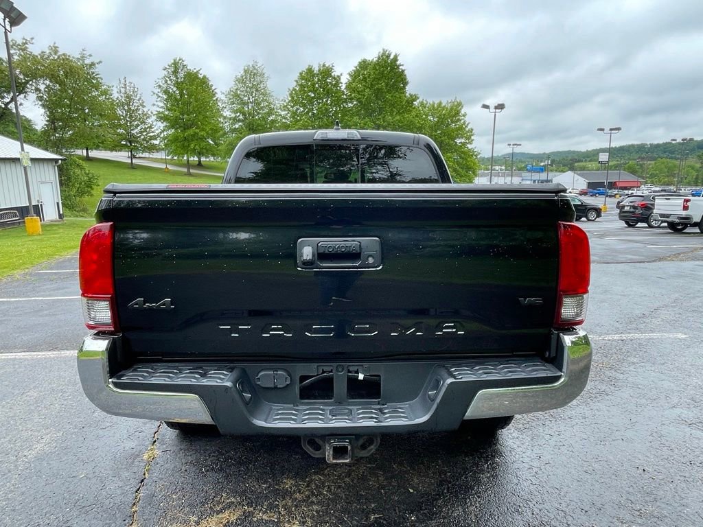 Used 2021 Toyota Tacoma SR5 AWD/4WD image 4