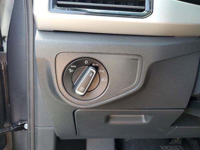 Used 2022 Volkswagen Atlas Cross Sport SE image 30