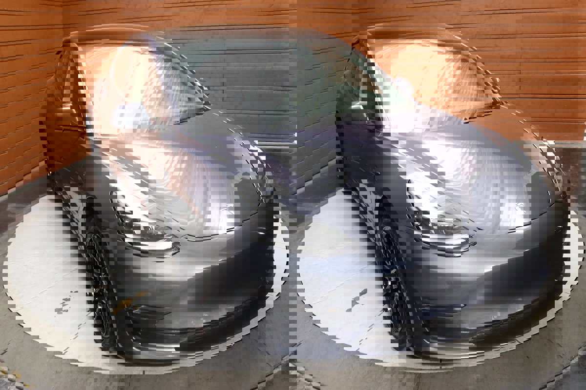 Used 2023 Tesla Model 3 Standard Range image 16