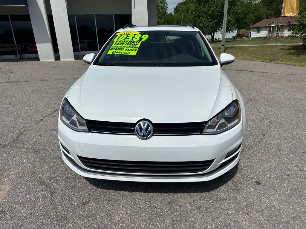 Used 2017 Volkswagen Golf SE image 8