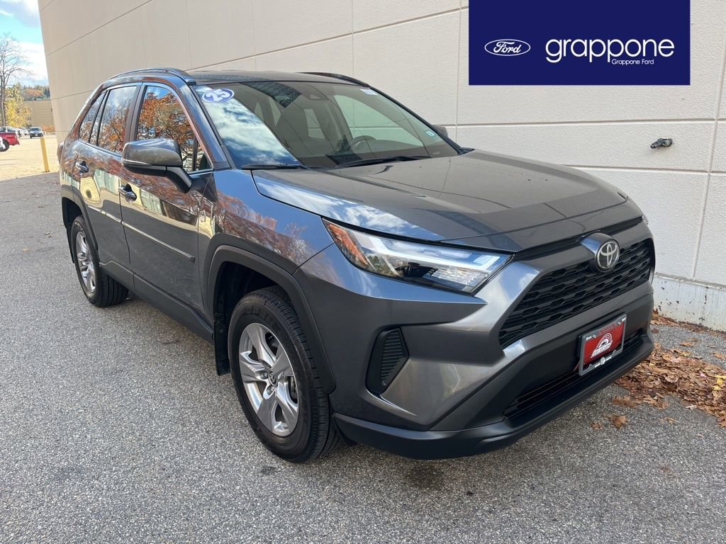 Used 2025 Toyota RAV4 XLE image 1