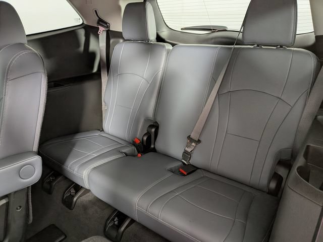 Used 2019 Buick Enclave Essence AWD/4WD image 26