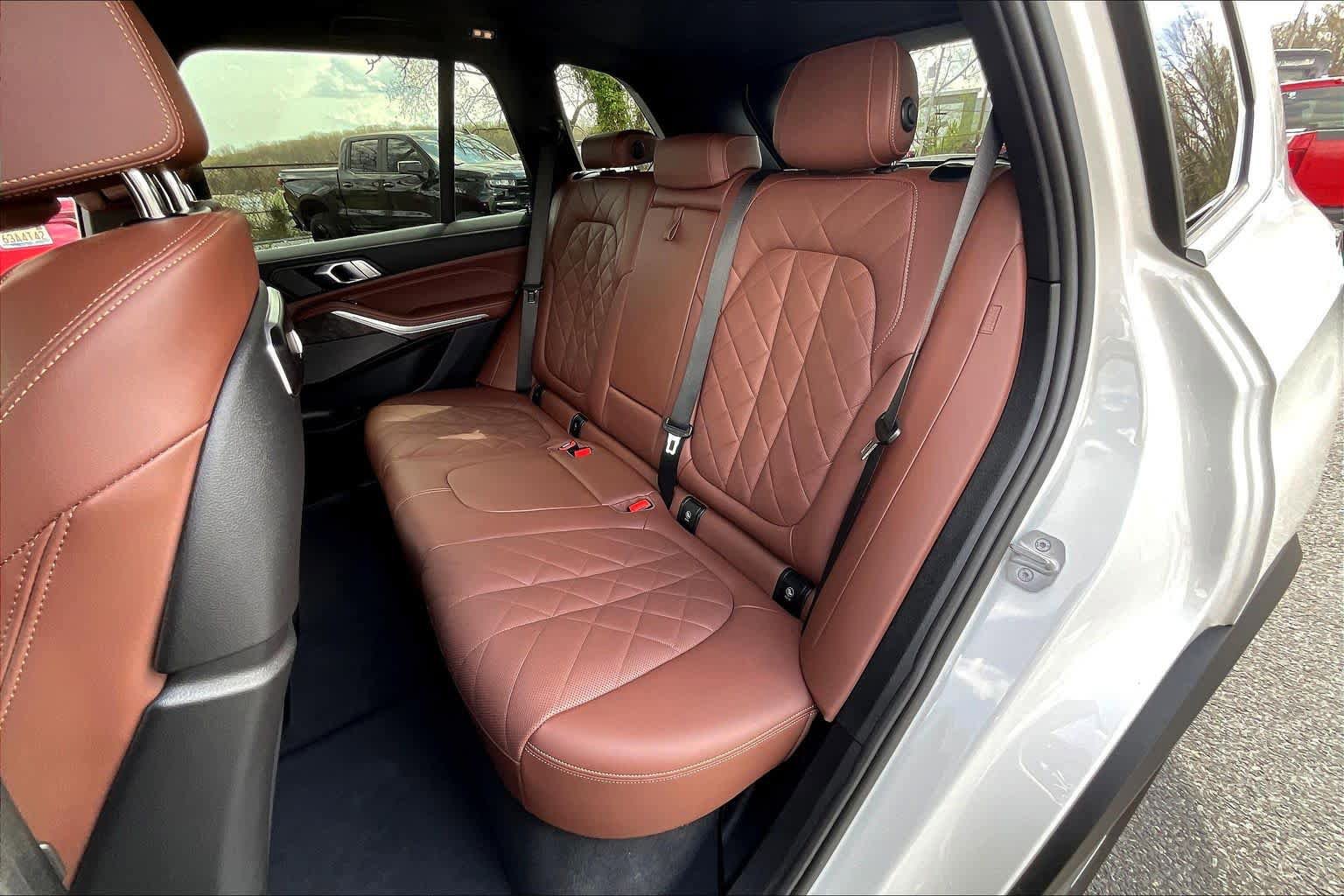 Used 2025 BMW X5 xDrive40i w/ Premium Package AWD/4WD image 21