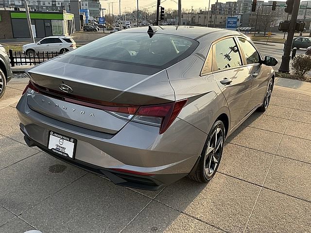 Used 2023 Hyundai Elantra SEL w/ Convenience Package image 6