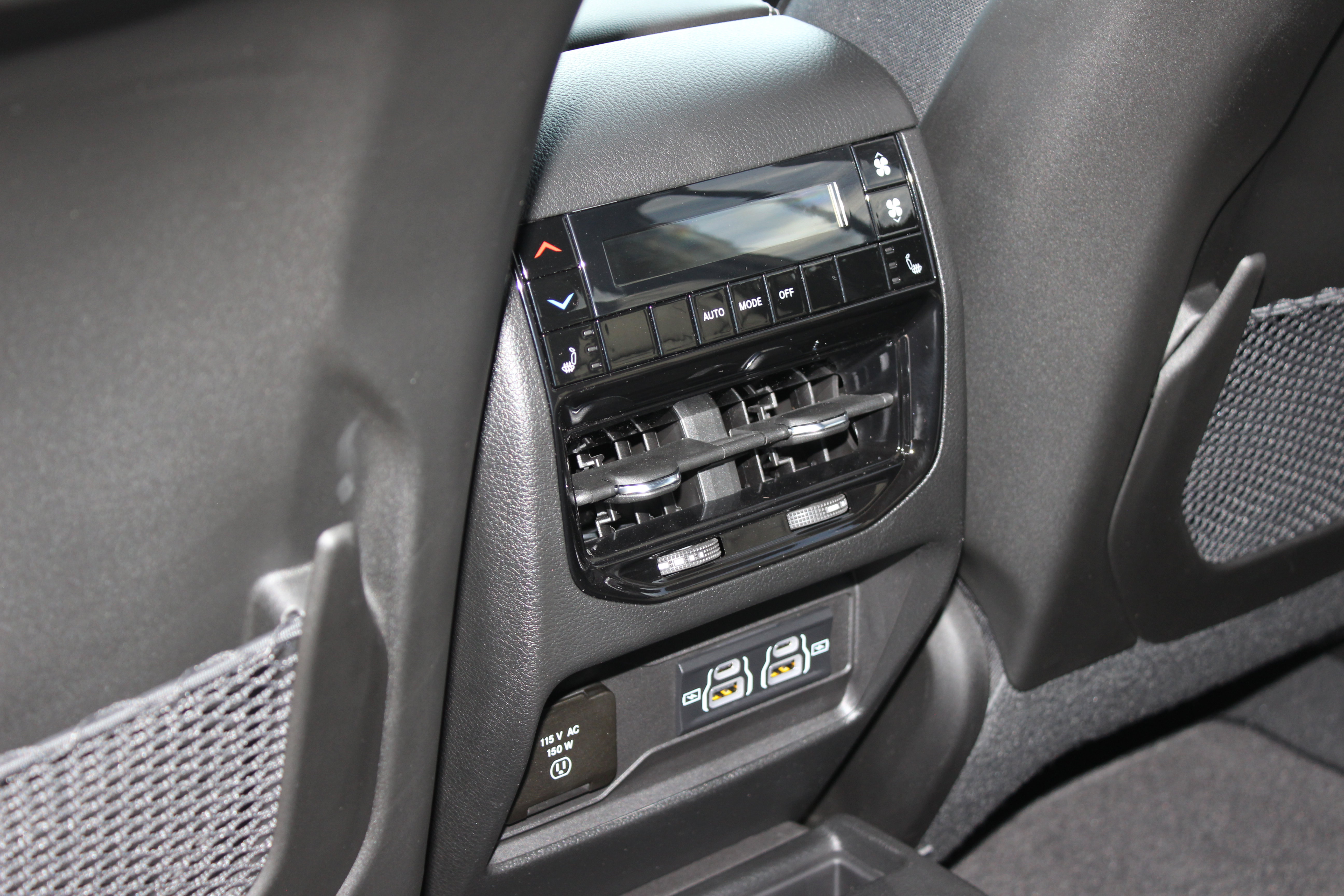 New 2025 Jeep Grand Cherokee L Limited w/ Black Appearance Package image 15