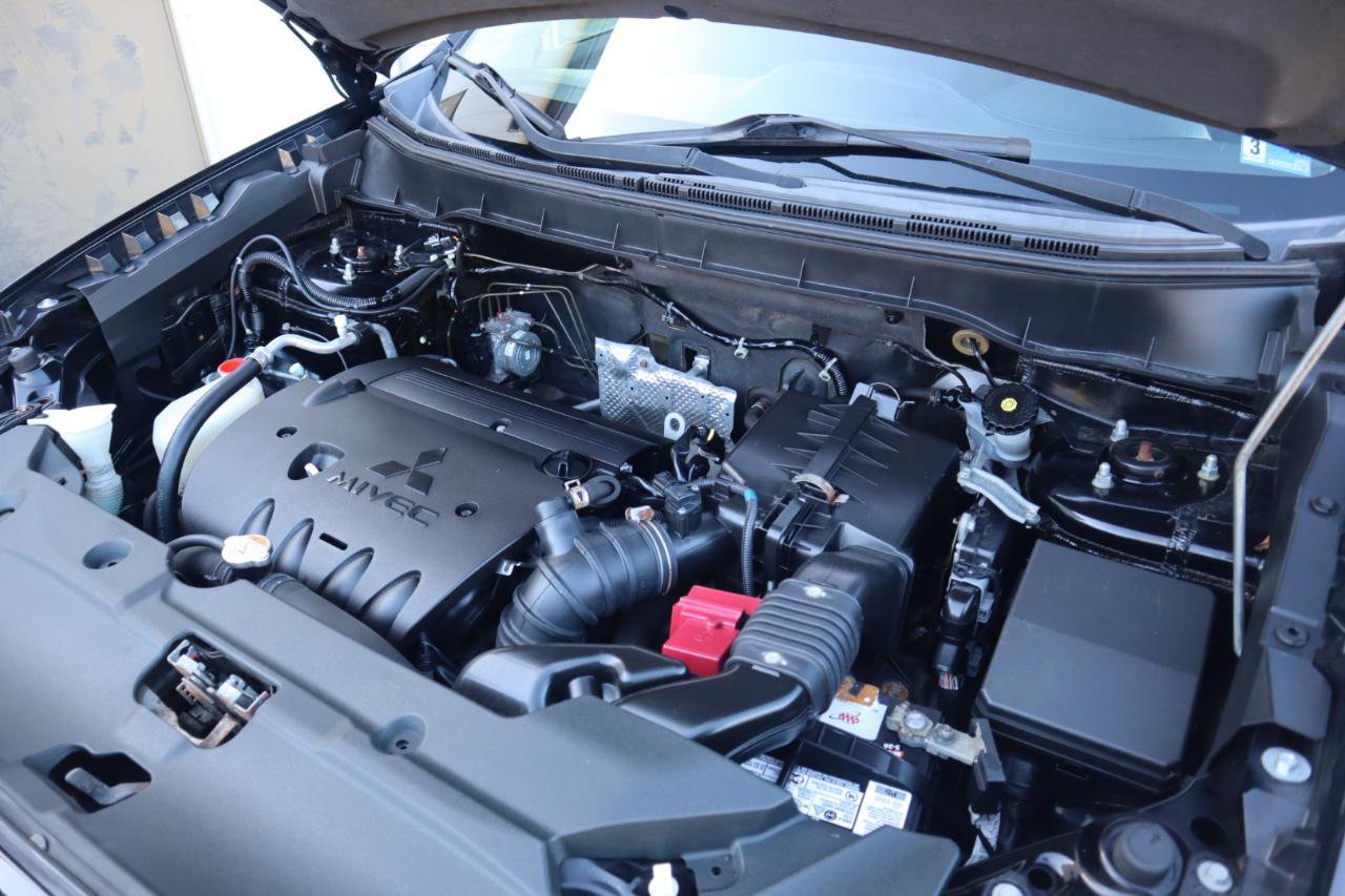 Used 2015 Mitsubishi Outlander Sport SE image 30