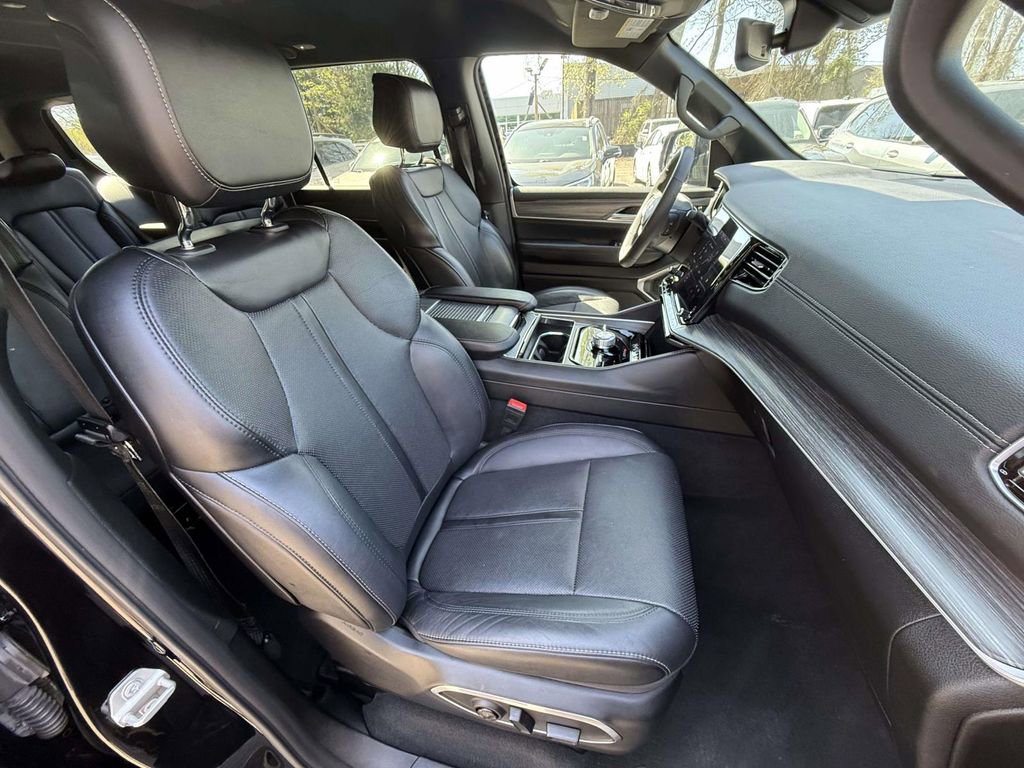 Used 2024 Jeep Wagoneer Series III image 9