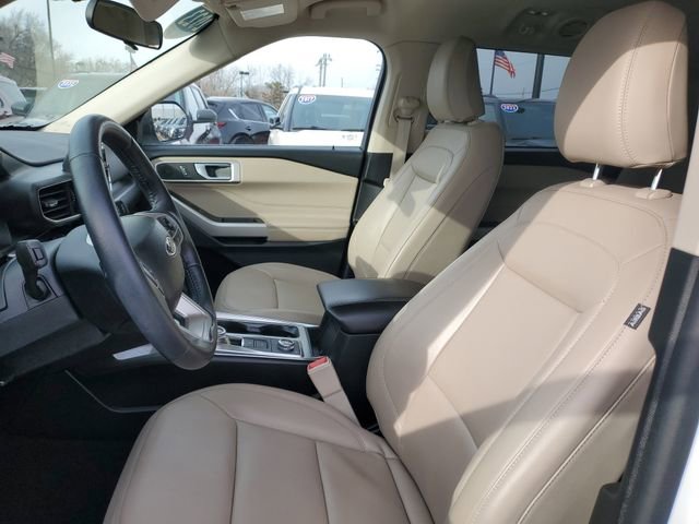 Certified 2023 Ford Explorer XLT w/ Equipment Group 202A image 10