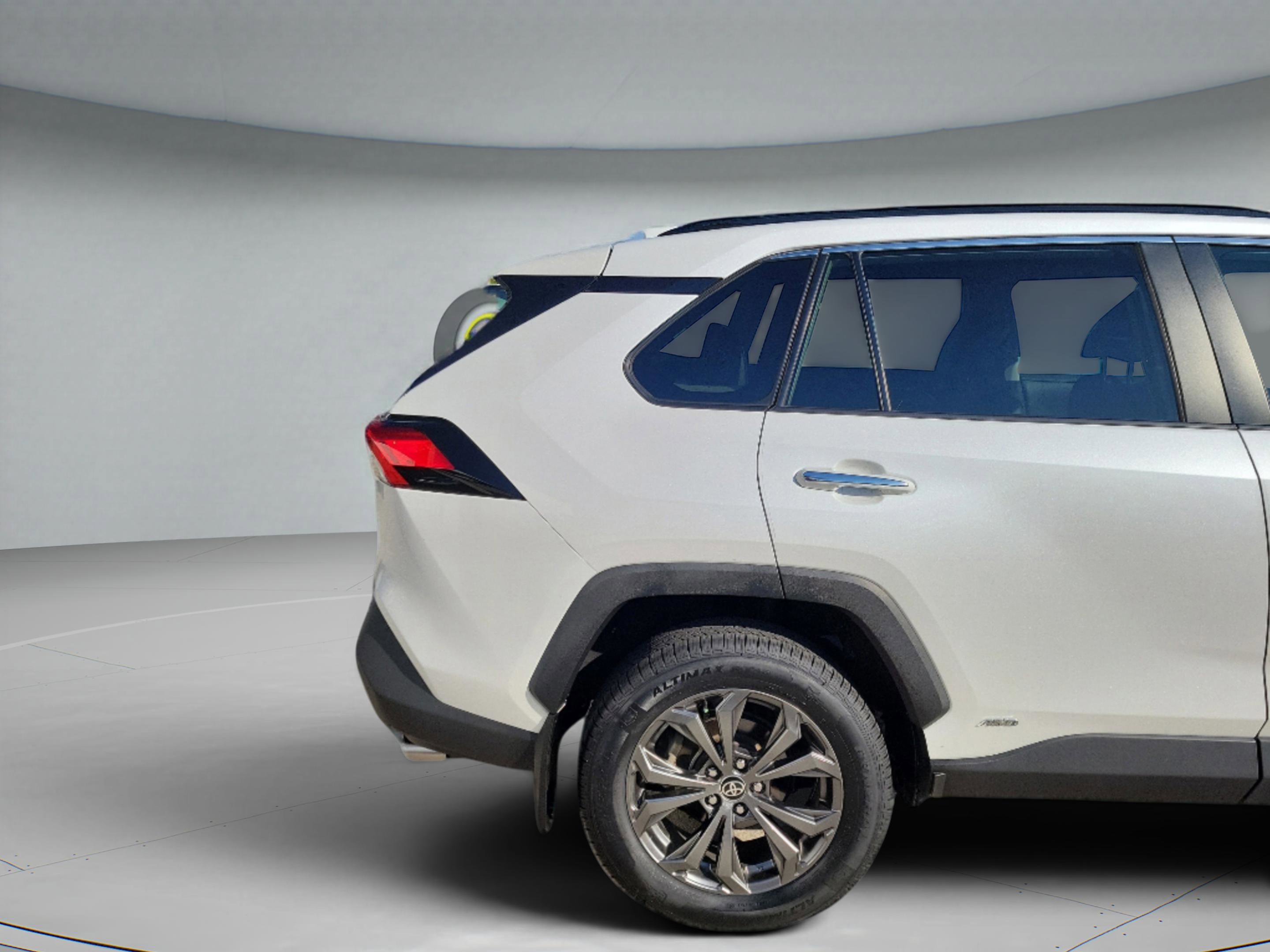 Used 2024 Toyota RAV4 Limited w/ Advanced Technology Package AWD/4WD image 30