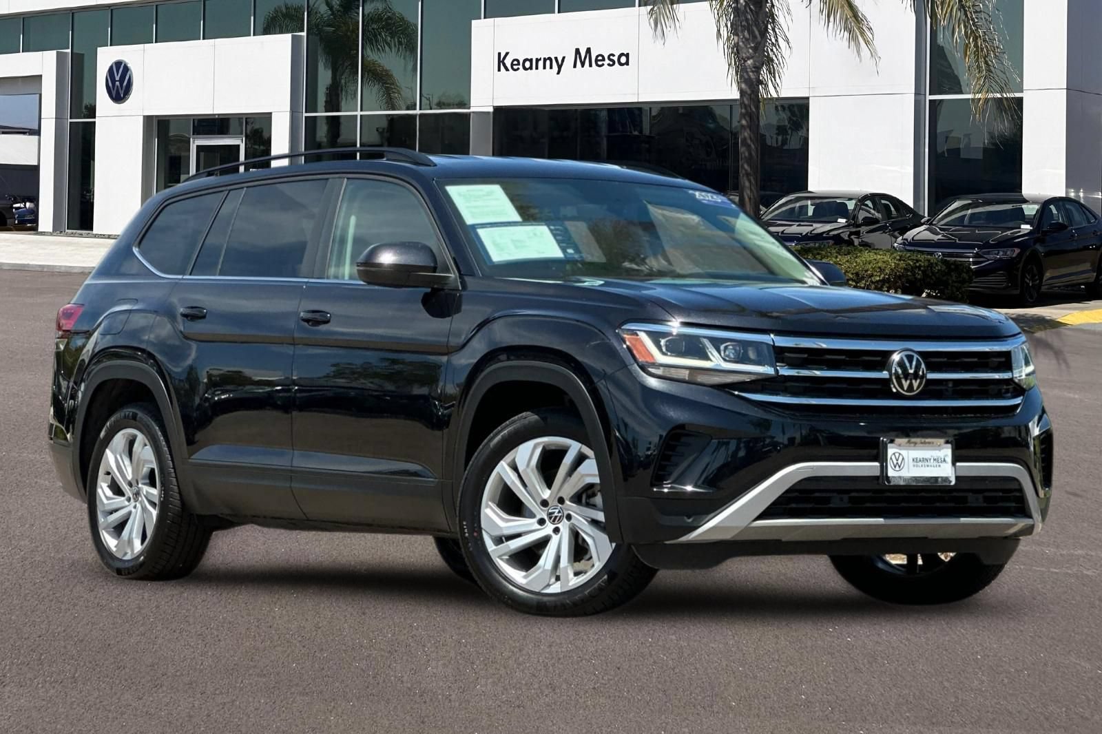 Used 2023 Volkswagen Atlas SE FWD image 2