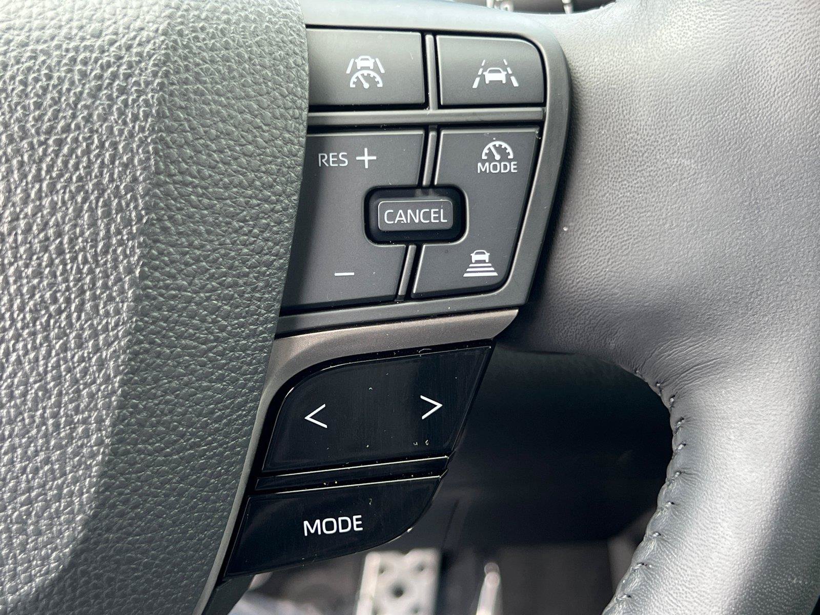 Used 2025 Toyota Camry XSE FWD image 25