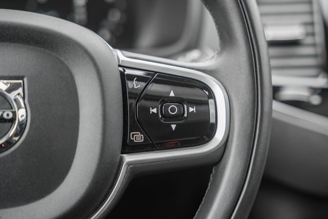 Used 2022 Volvo XC90 T6 Momentum w/ Advanced Package image 30