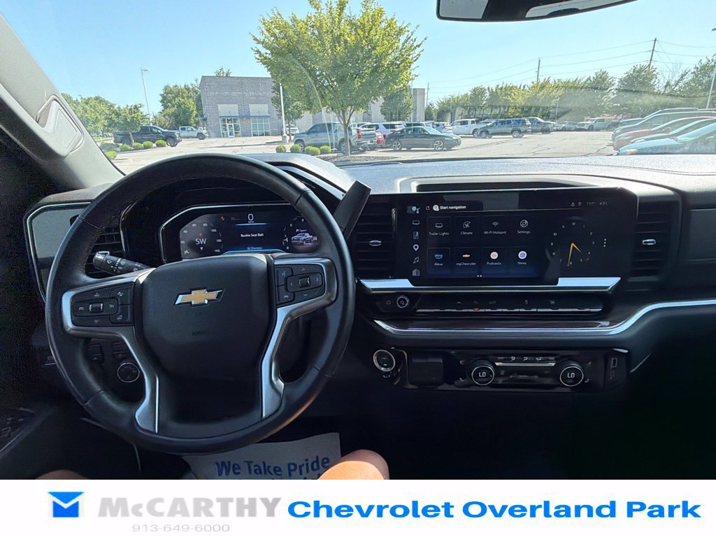 Used 2025 Chevrolet Silverado 1500 LT AWD/4WD image 18