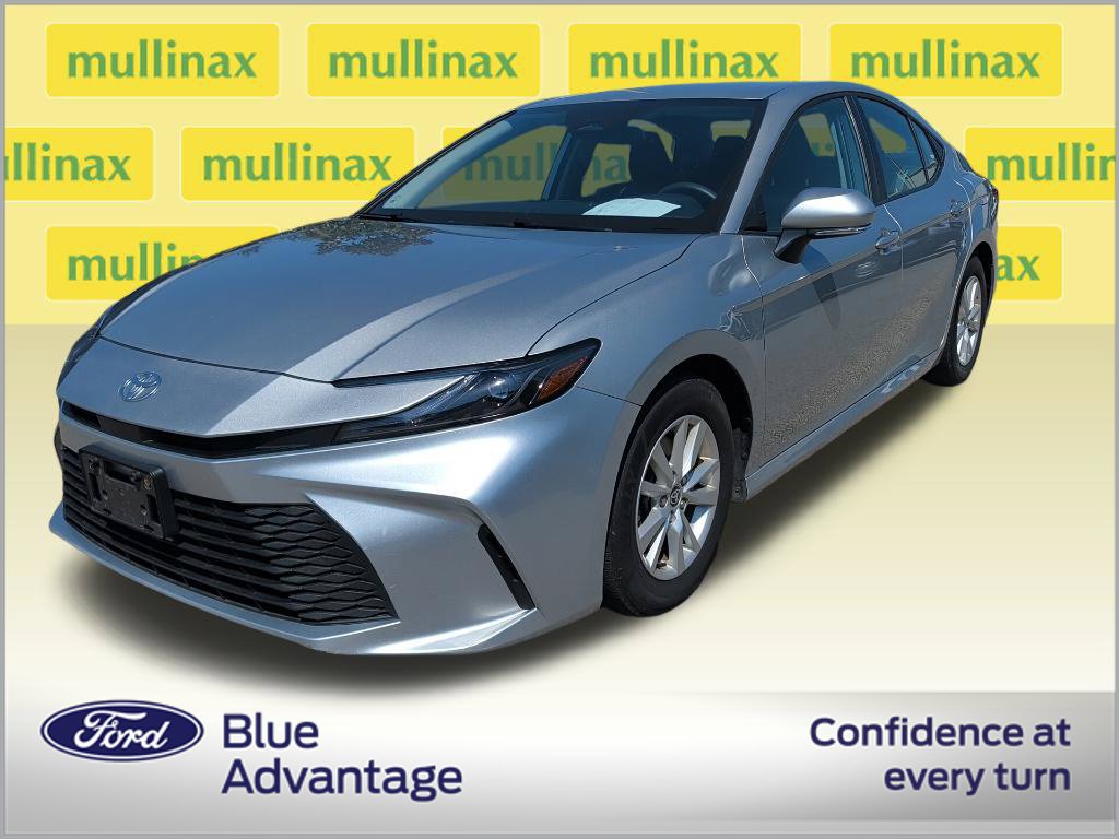 Used 2025 Toyota Camry LE FWD image 2