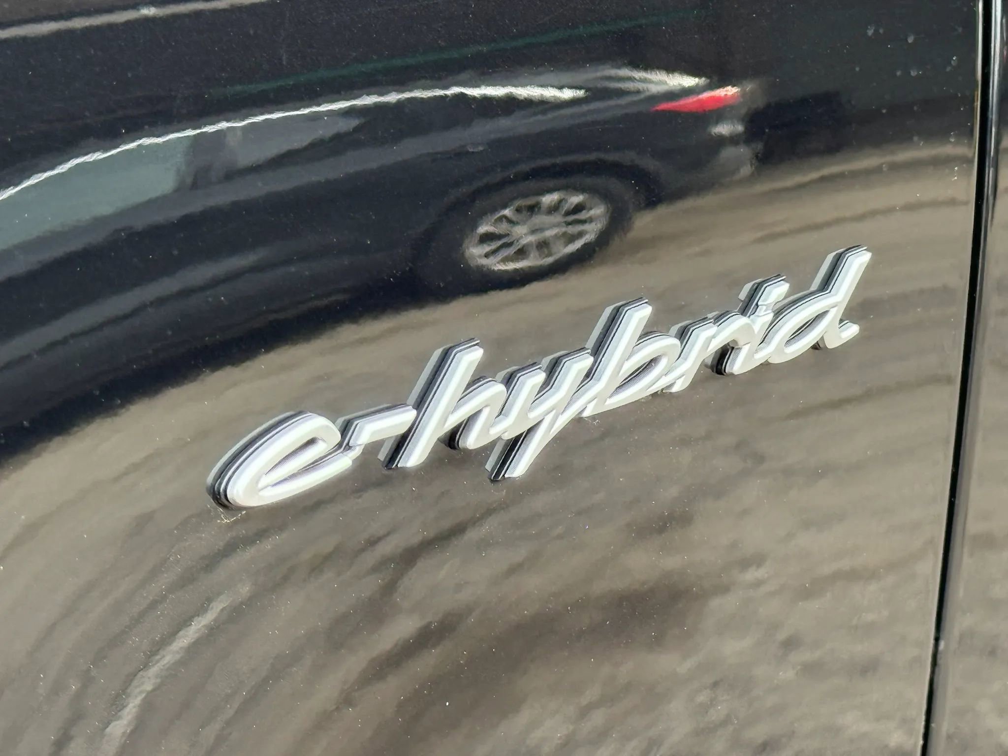 Used 2024 Porsche Cayenne Turbo image 5