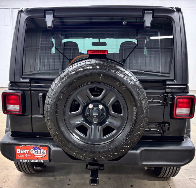 Used 2025 Jeep Wrangler Sport AWD/4WD image 5