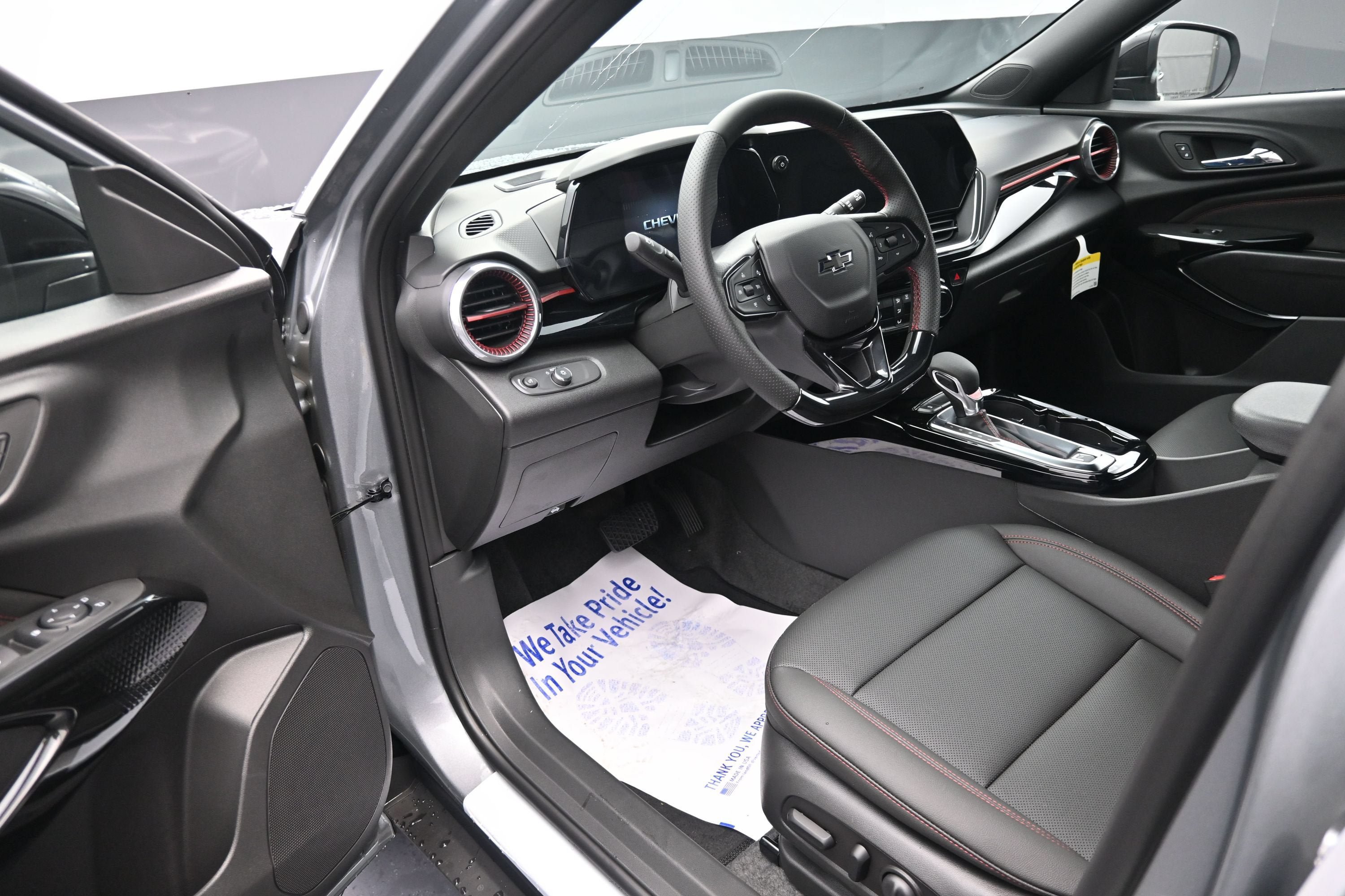 New 2026 Chevrolet Trax RS w/ Sunroof Package FWD image 10
