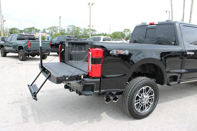 Used 2025 Ford F250 Platinum w/ Platinum Plus Package AWD/4WD image 11